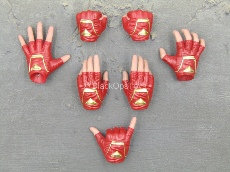 Load image into Gallery viewer, Captain Marvel - Red &amp; Gold Like Female Hand Set
