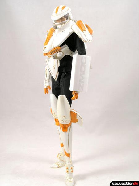 Load image into Gallery viewer, Zero Metal Chronicle - Falcon Z1 - White &amp; Orange Assault Rifle
