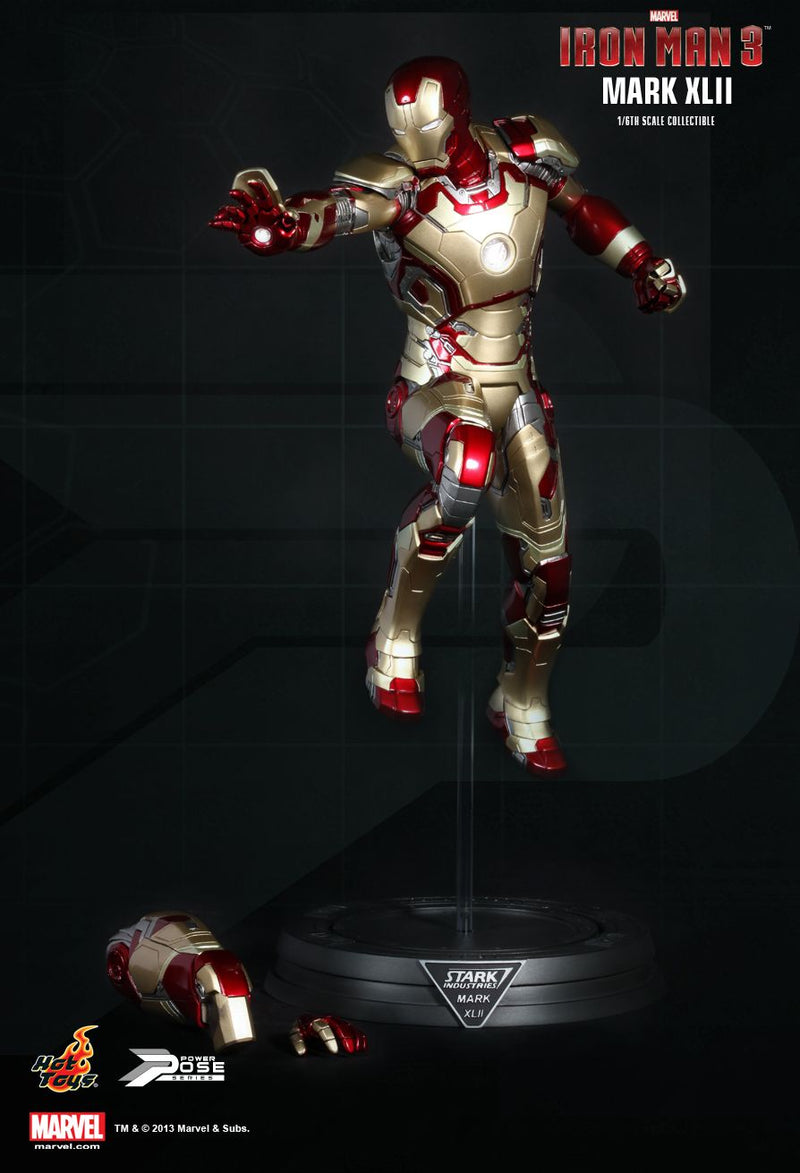 Load image into Gallery viewer, Iron Man 3 - Power Pose Mark XLII - MINT IN BOX
