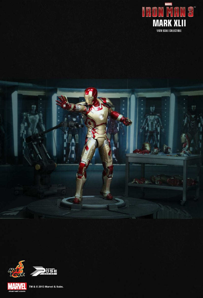 Load image into Gallery viewer, Iron Man 3 - Power Pose Mark XLII - MINT IN BOX
