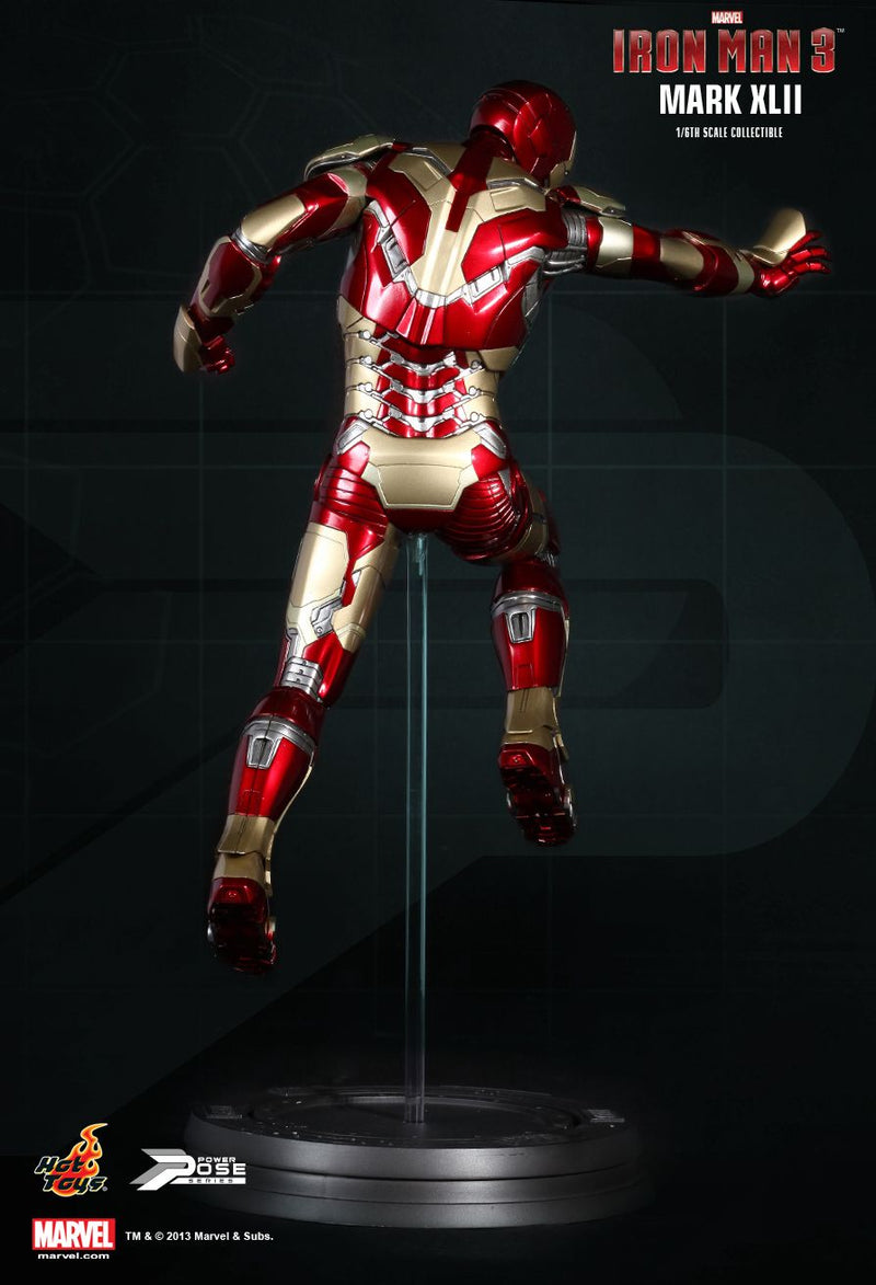 Load image into Gallery viewer, Iron Man 3 - Power Pose Mark XLII - MINT IN BOX
