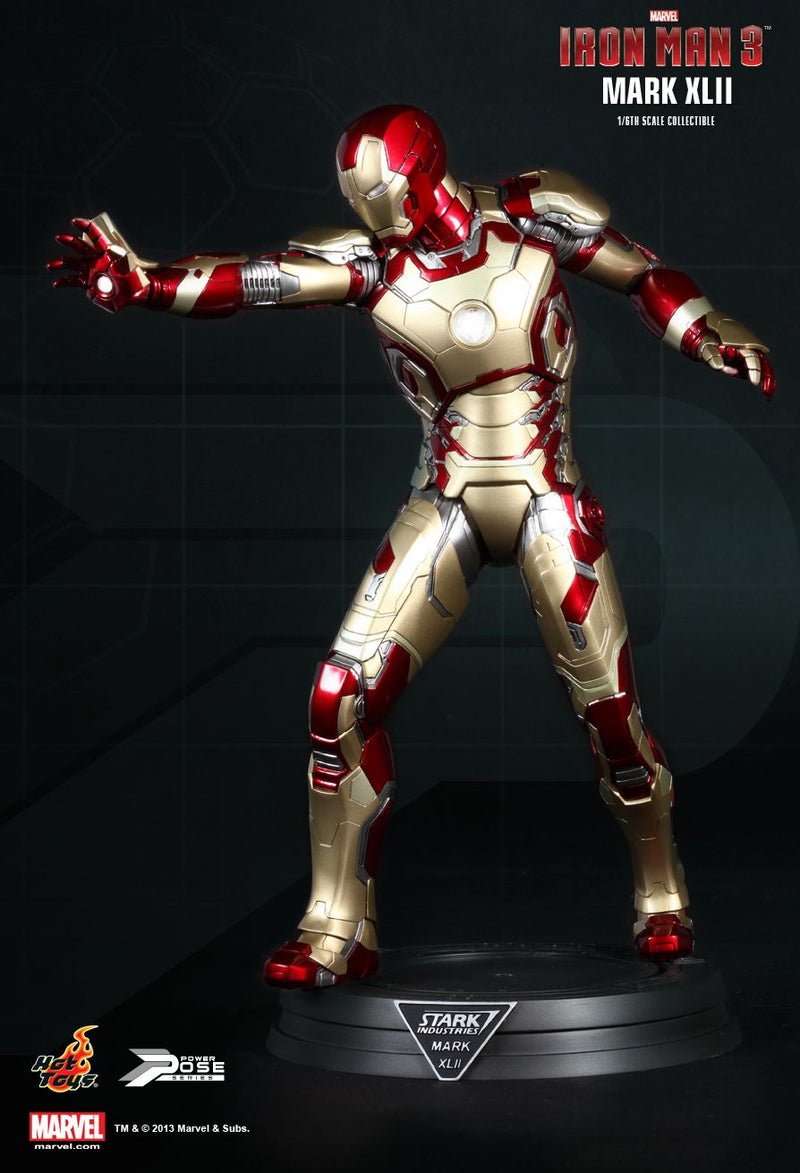 Load image into Gallery viewer, Iron Man 3 - Power Pose Mark XLII - MINT IN BOX
