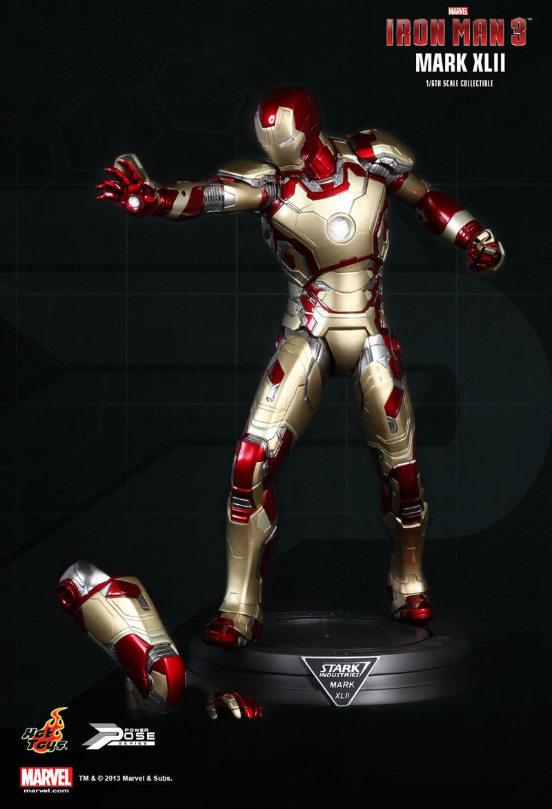 Load image into Gallery viewer, Iron Man 3 - Power Pose Mark XLII - MINT IN BOX
