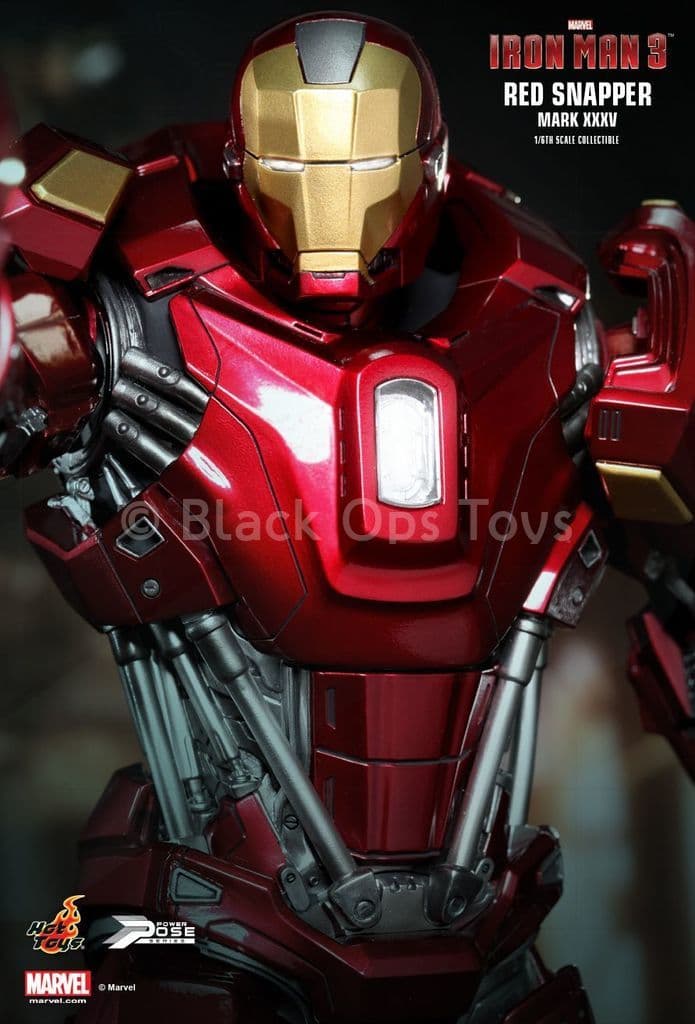Load image into Gallery viewer, Iron Man 3 - Mark XXXV Red Snapper - MINT IN BOX
