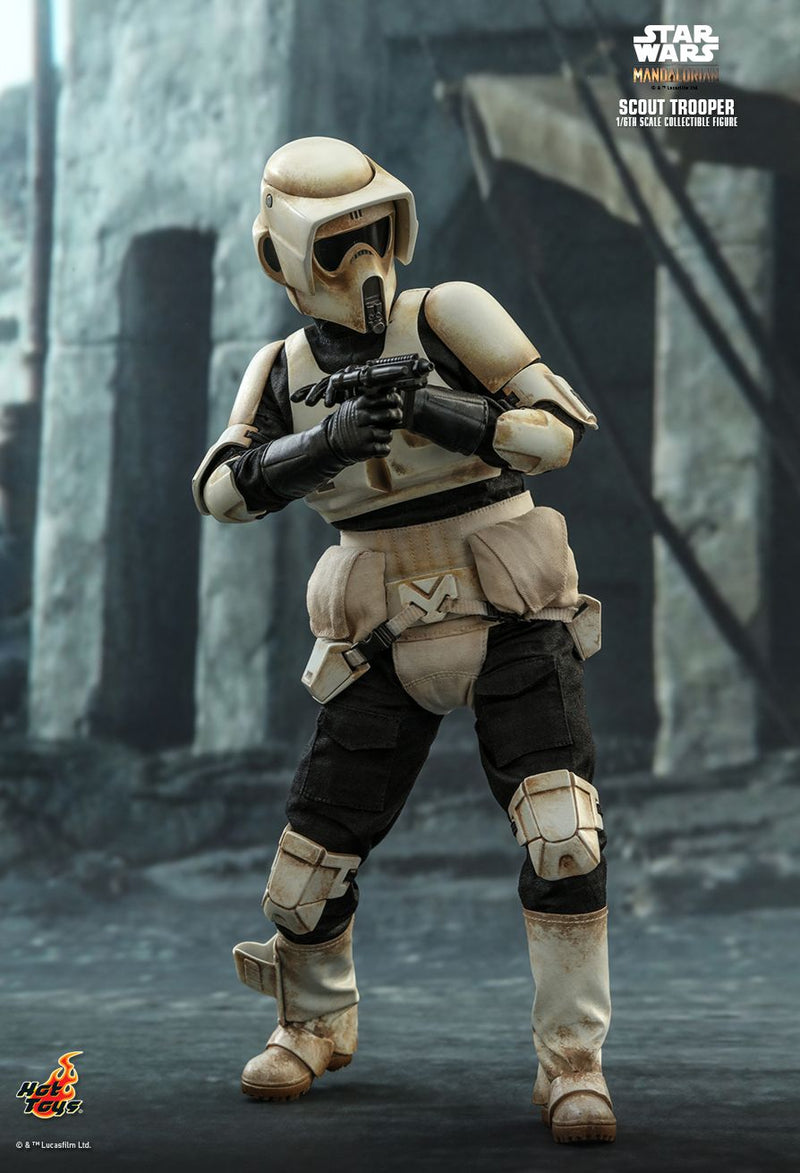 Load image into Gallery viewer, The Mandalorian - Scout Trooper - Weathered Helmeted Head Sculpt
