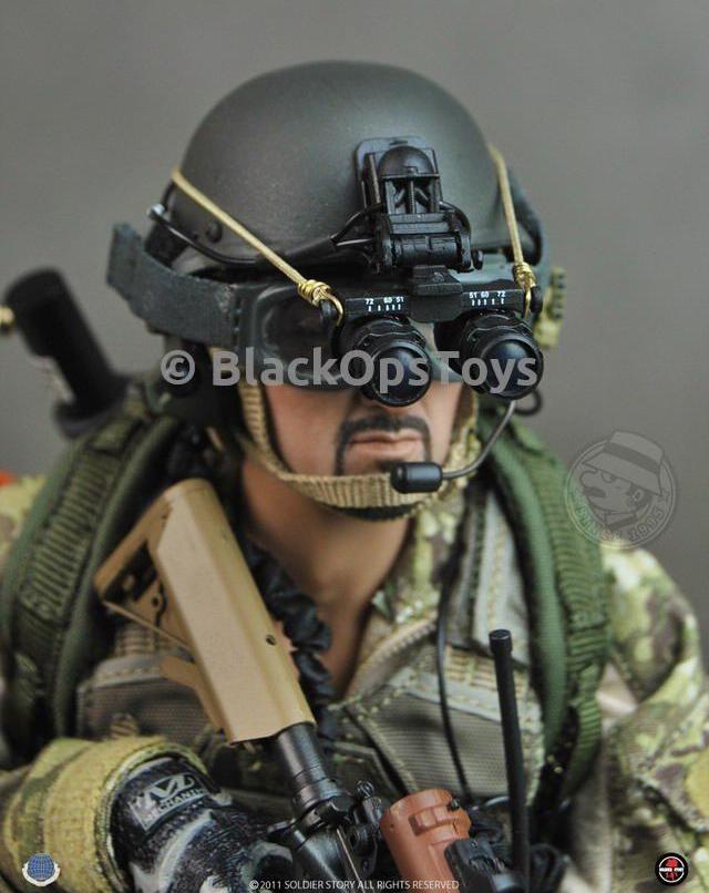 Load image into Gallery viewer, 75th Ranger Regiment In Afghanistan MICH 2000 Helmet &amp; Goggles Set
