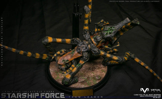 Starship Force Team Leader - Base Figure Stand w/Alien Figure