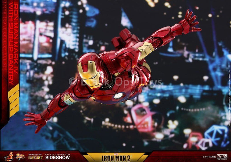 Load image into Gallery viewer, Iron Man Mark IV w/Suit-up Gantry - MINT IN BOX
