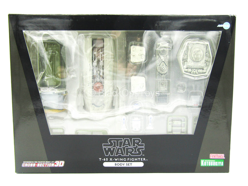 Load image into Gallery viewer, 1/35 - Star Wars - X-Wing 3D Cross Section Set - MINT IN BOX

