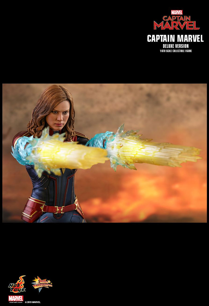 Load image into Gallery viewer, Captain Marvel - Carol Danvers Deluxe - MINT IN BOX
