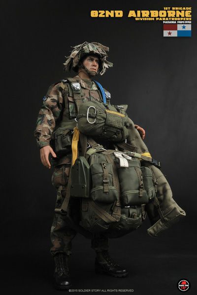 Load image into Gallery viewer, Panama 1989 - 1990 - 82nd Airborne Division Paratrooper - MINT IN BOX
