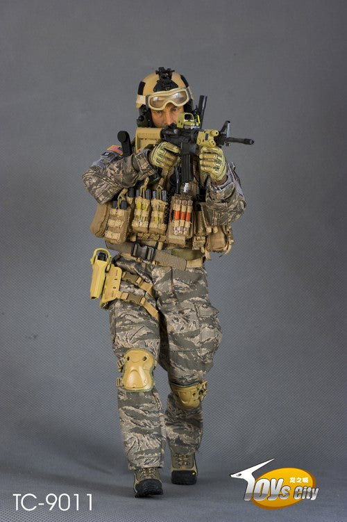 USAF CCT - Tan MOLLE AR Mag Pouch w/30 Round 5.56 Magazine