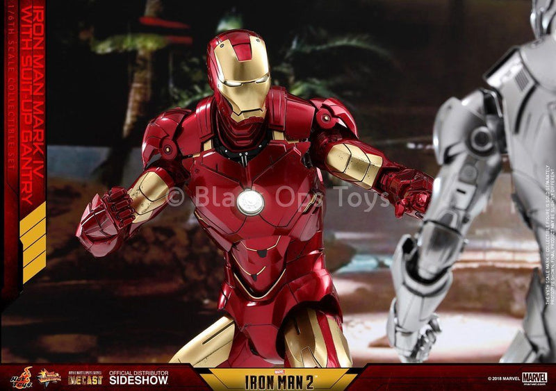 Load image into Gallery viewer, Iron Man Mark IV w/Suit-up Gantry - MINT IN BOX
