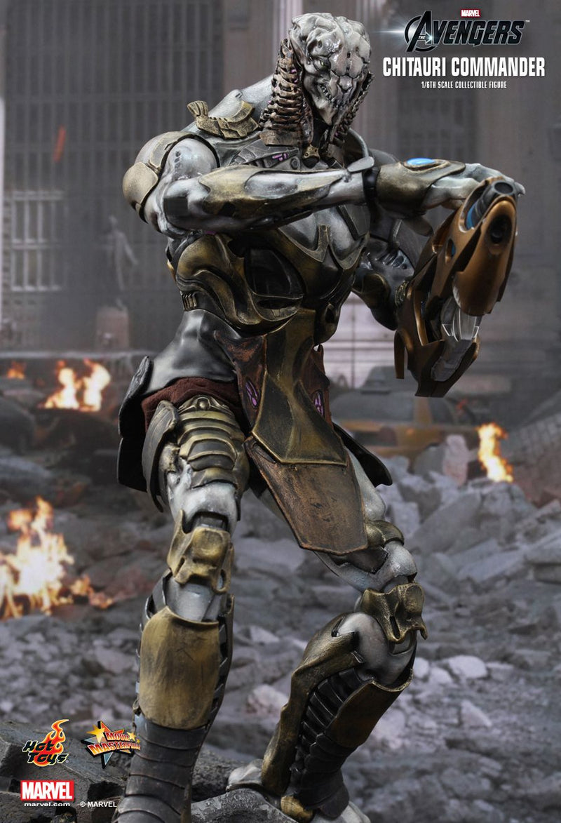 Load image into Gallery viewer, Chitauri Commander - Gold Arm Cannon
