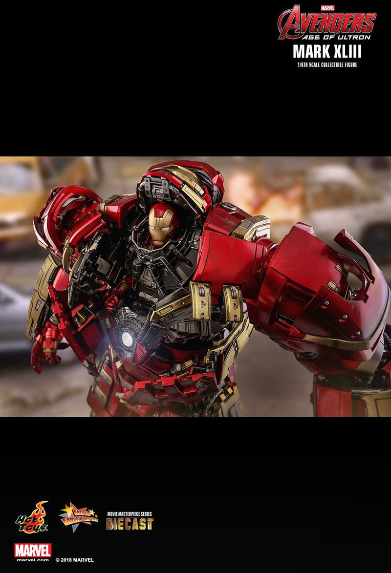 Load image into Gallery viewer, Avengers: Age of Ultron - Diecast Iron Man MK43 - MINT IN BOX
