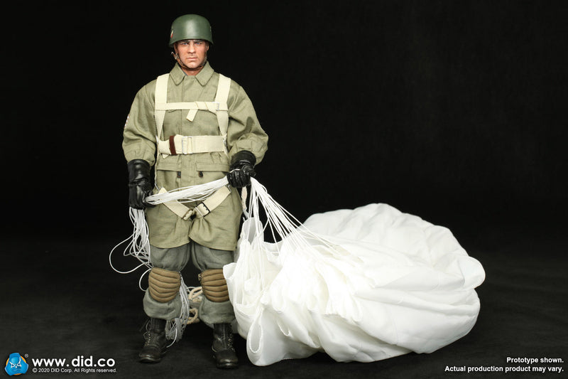 Load image into Gallery viewer, WWII - German - Fallschirmjager Schmeling - MINT IN BOX
