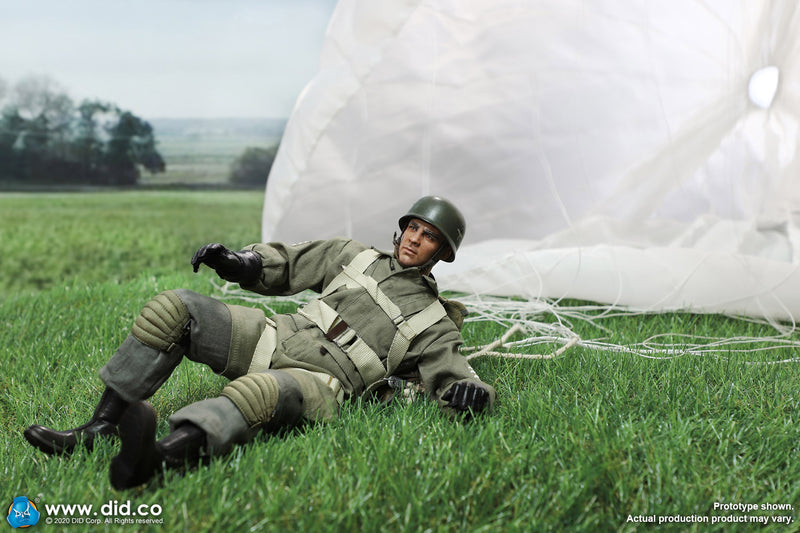 Load image into Gallery viewer, WWII - German - Fallschirmjager Schmeling - MINT IN BOX
