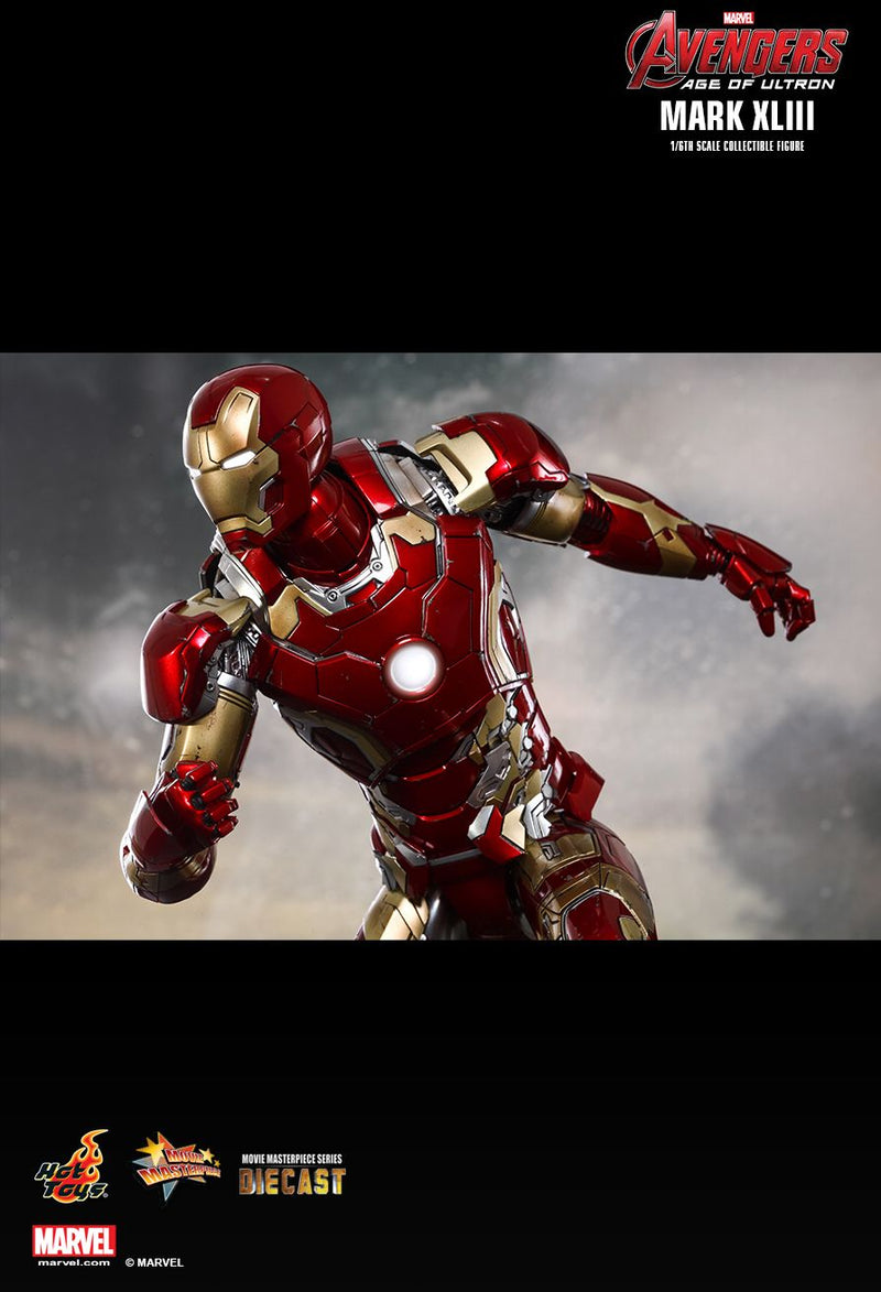 Load image into Gallery viewer, Avengers: Age of Ultron - Diecast Iron Man MK43 - MINT IN BOX
