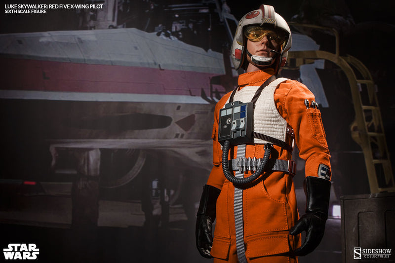 Load image into Gallery viewer, Star Wars - Luke Red 5 X-Wing Pilot - Exclusive - MINT IN BOX
