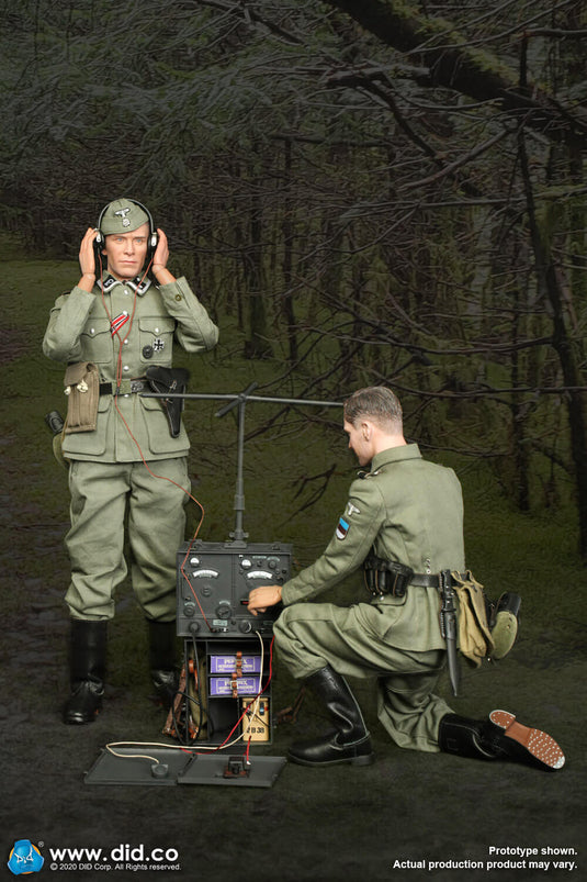 WWII - German Radio Operator - Metal Kar98K Sniper Rifle