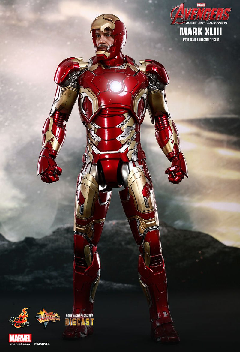 Load image into Gallery viewer, Avengers: Age of Ultron - Diecast Iron Man MK43 - MINT IN BOX
