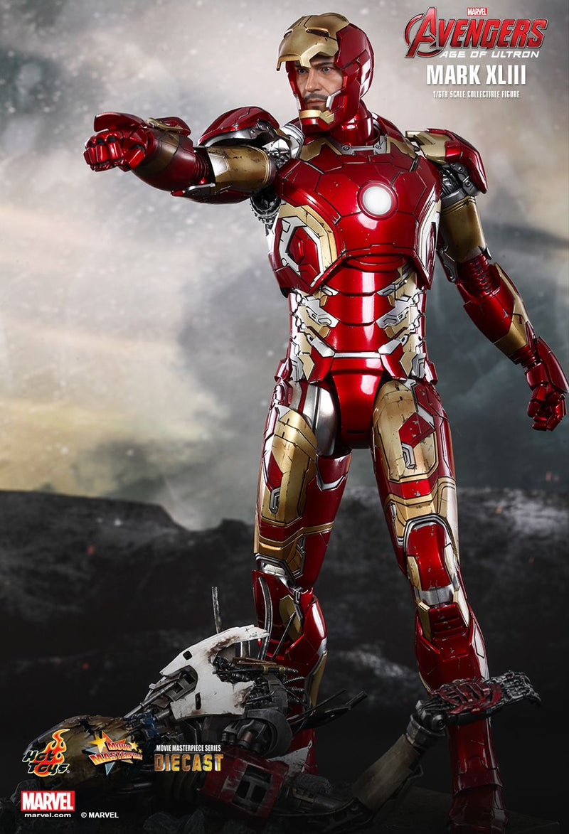 Load image into Gallery viewer, Avengers: Age of Ultron - Diecast Iron Man MK43 - MINT IN BOX
