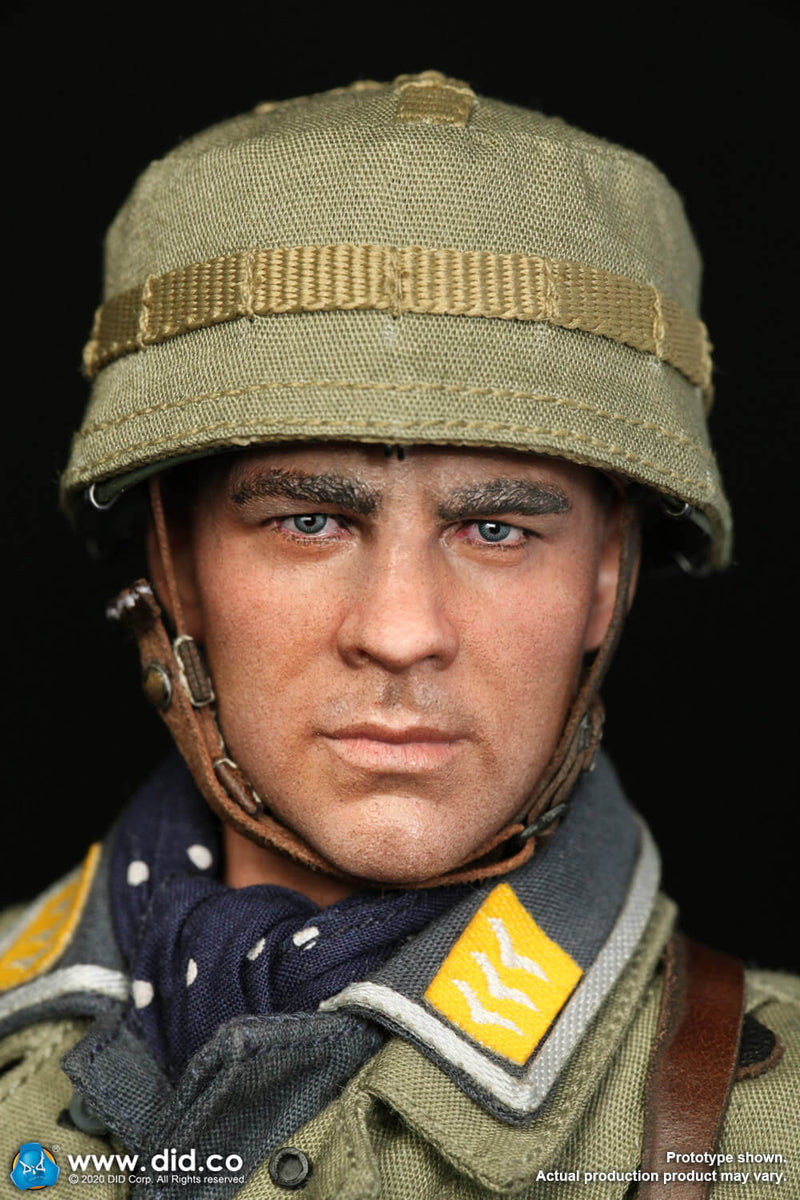 Load image into Gallery viewer, WWII - German - Fallschirmjager Schmeling - MINT IN BOX
