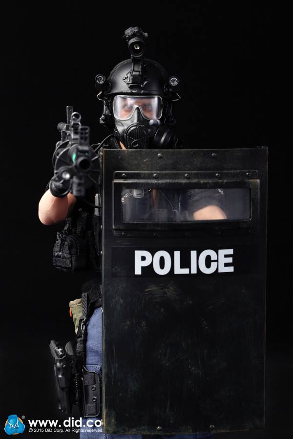 Load image into Gallery viewer, LAPD SWAT - Point Man Denver - MINT IN BOX
