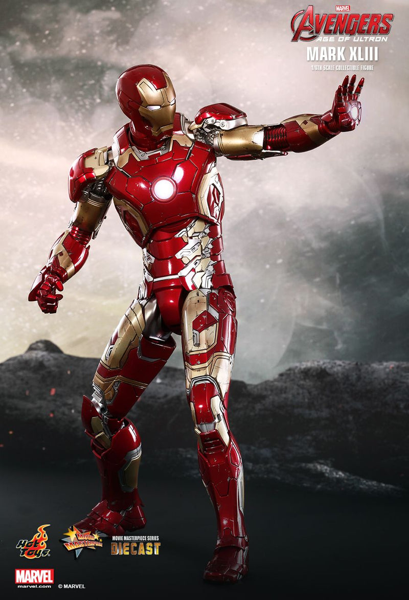 Load image into Gallery viewer, Avengers: Age of Ultron - Diecast Iron Man MK43 - MINT IN BOX
