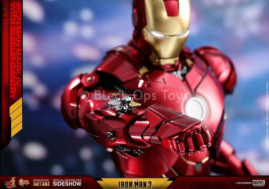Iron Man Mark IV w/Suit-up Gantry - MINT IN BOX