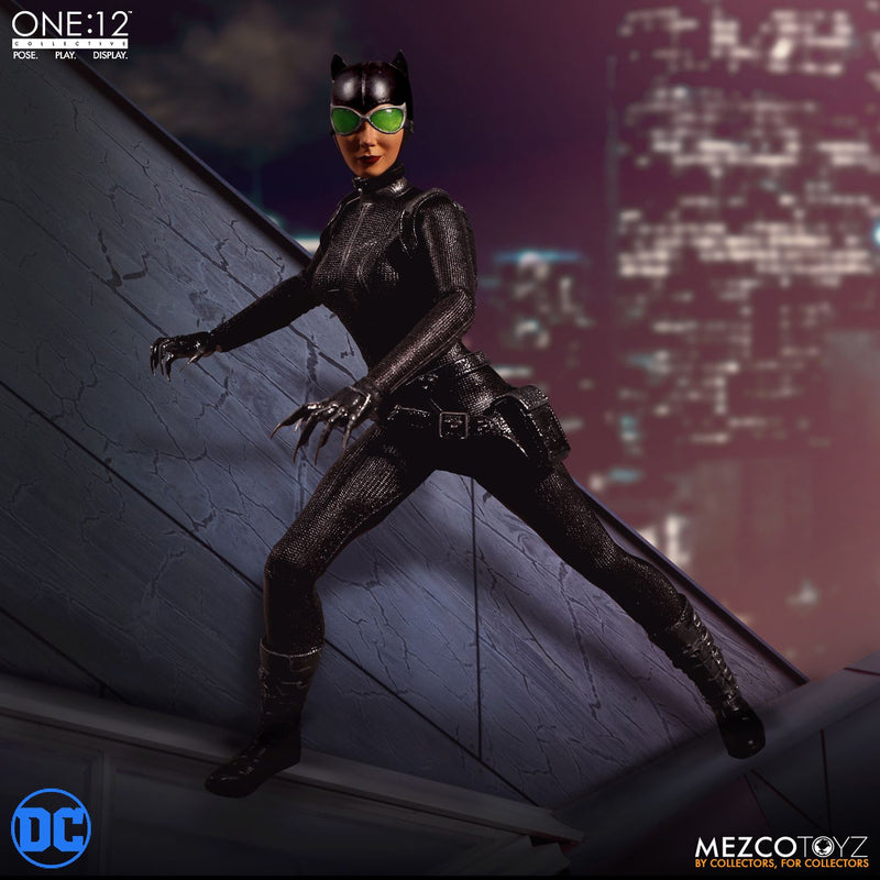 Load image into Gallery viewer, 1/12 - Catwoman - Black Molded Backpack

