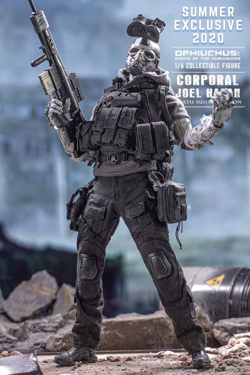 Load image into Gallery viewer, Cpl. Joel Hagan White Ver. - Revolver w/Drop Leg Holster &amp; Belt Set
