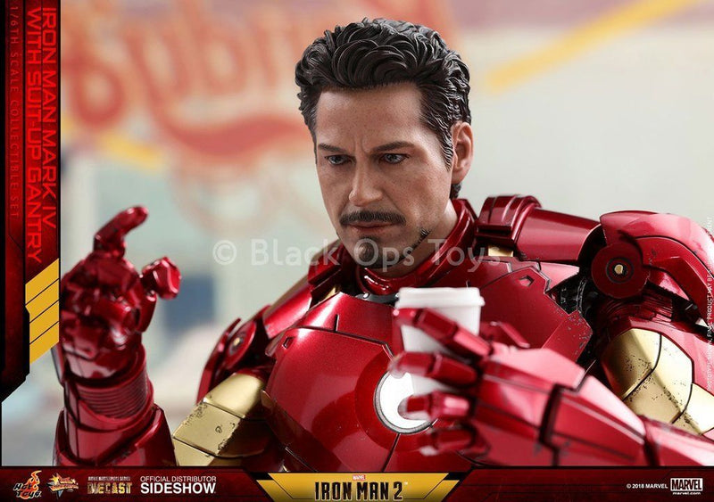 Load image into Gallery viewer, Iron Man Mark IV w/Suit-up Gantry - MINT IN BOX
