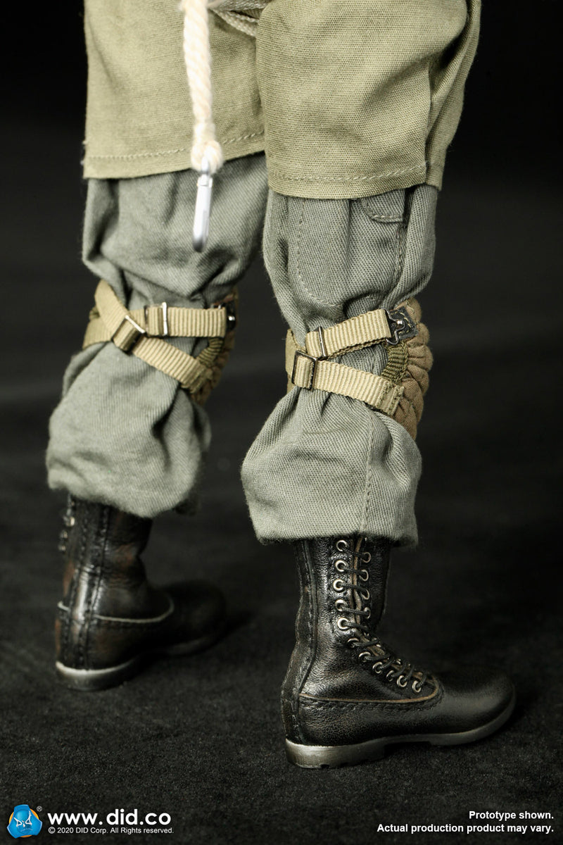 Load image into Gallery viewer, WWII - German - Fallschirmjager Schmeling - MINT IN BOX
