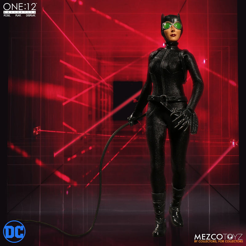 Load image into Gallery viewer, 1/12 - Catwoman - Black Molded Backpack
