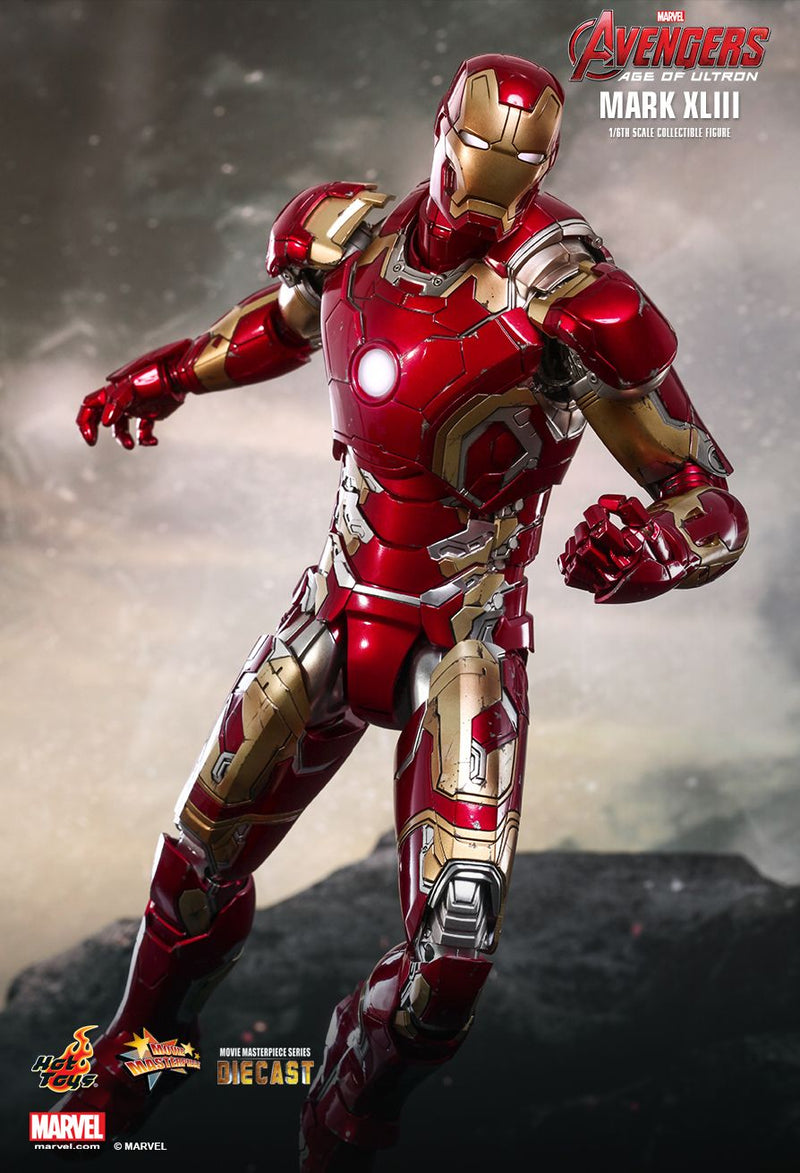 Load image into Gallery viewer, Avengers: Age of Ultron - Diecast Iron Man MK43 - MINT IN BOX
