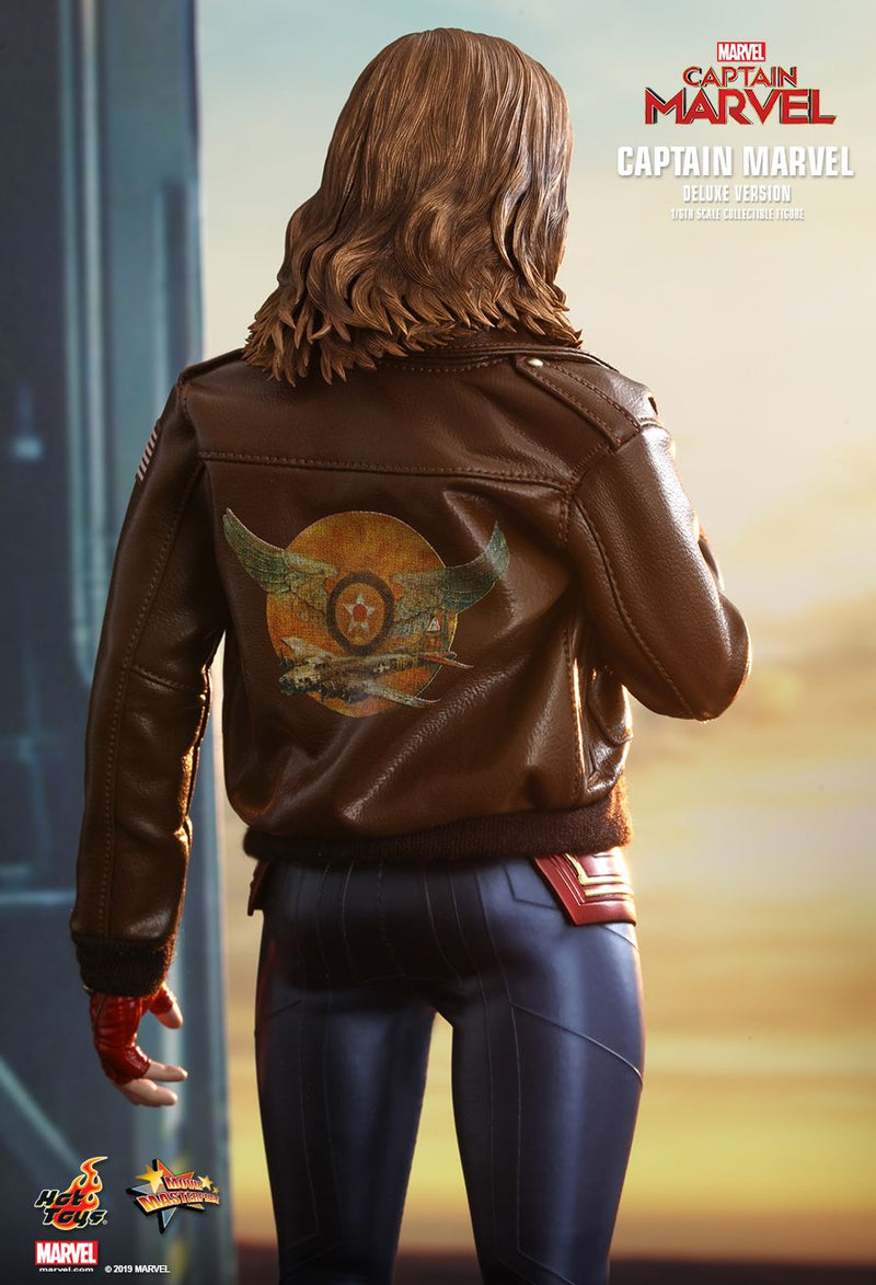 Load image into Gallery viewer, Captain Marvel - Carol Danvers Deluxe - MINT IN BOX
