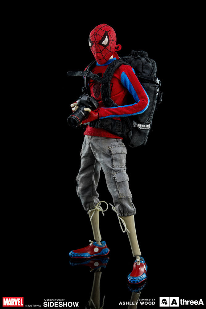 Load image into Gallery viewer, Peter Parker &amp; Spider-Bot - MINT IN BOX

