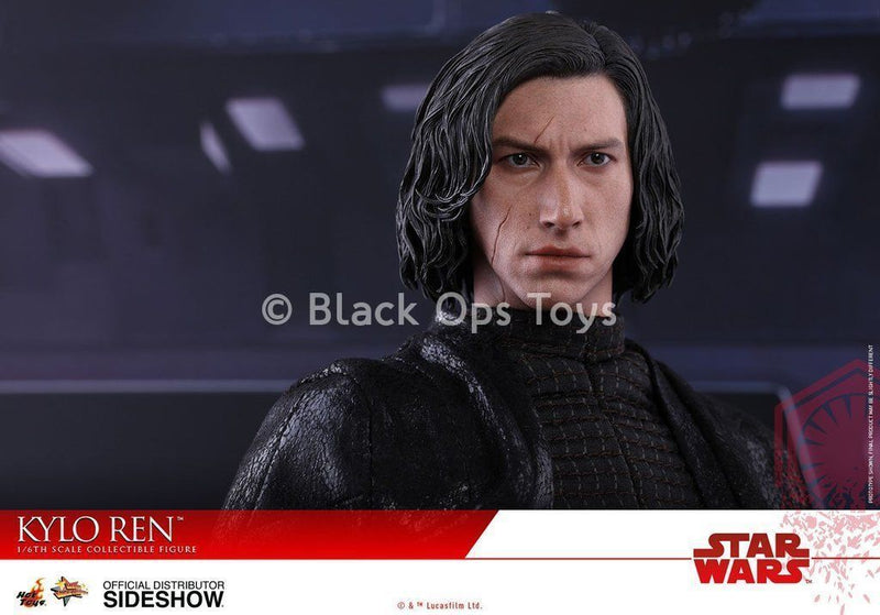 Load image into Gallery viewer, Star Wars - Kylo Ren - MINT IN BOX
