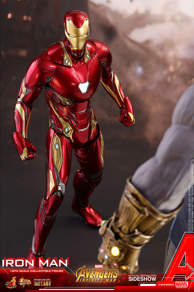 Load image into Gallery viewer, Diecast Iron Man Mark L w/Special Edition Accessory Set - MINT IN BOX
