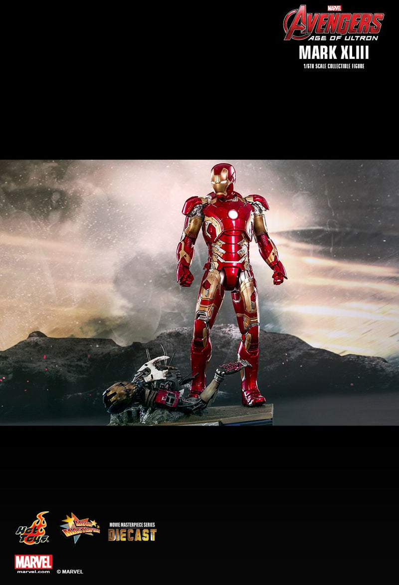 Load image into Gallery viewer, Avengers: Age of Ultron - Diecast Iron Man MK43 - MINT IN BOX
