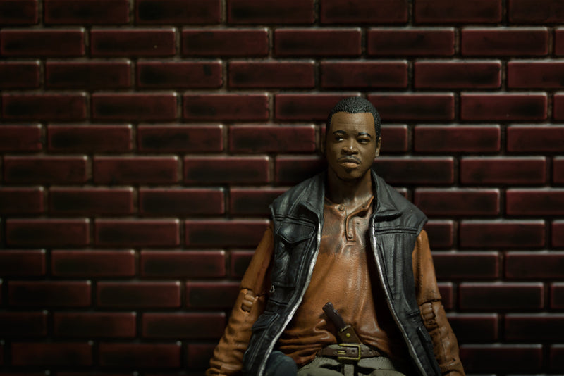 Load image into Gallery viewer, 5 INCH SCALE - TWD - Bob Stookey (Damaged) w/Survival Gear Set
