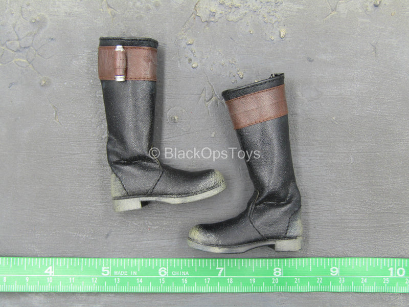 Load image into Gallery viewer, Star Wars - Death Watch Mando - Weathered Boots (Peg Type)
