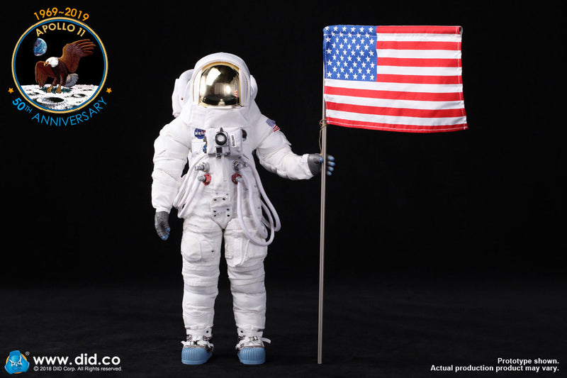 Load image into Gallery viewer, Apollo 11 Astronauts - Base Figure Stand Type 2
