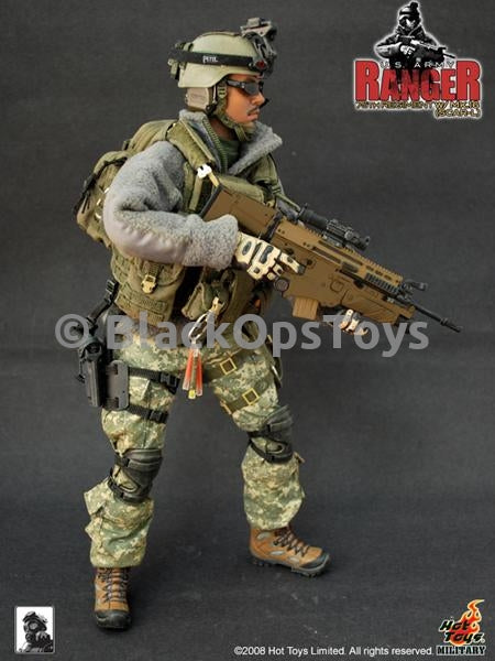 Load image into Gallery viewer, Rare Hot Toys U.S. Army Ranger 75th Ranger Regiment with MK16 Scar-L Mint in Box

