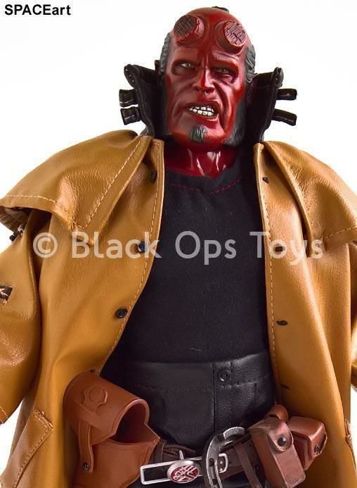 Load image into Gallery viewer, Hellboy - Male Base Body w/Head Sculpt &amp; Tail (Damaged)
