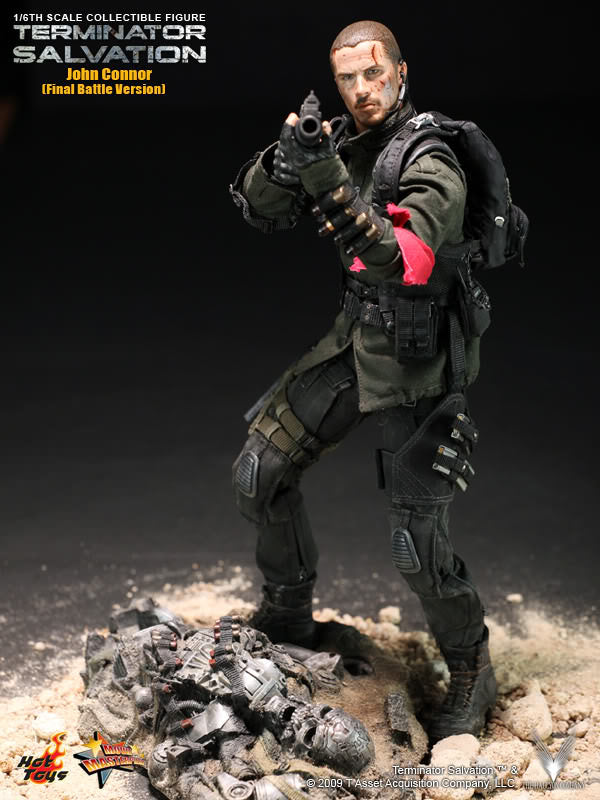 Load image into Gallery viewer, Terminator Salvation - John Connor Final Battle Ver. - MINT IN BOX
