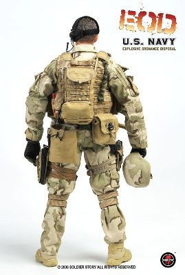 Load image into Gallery viewer, US Navy - EOD - Black &amp; Tan Short Barrel M4 &amp; Attachment Set
