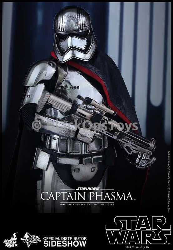 Load image into Gallery viewer, Star Wars Captain Phasma Chrome Gloved Hands Set x8
