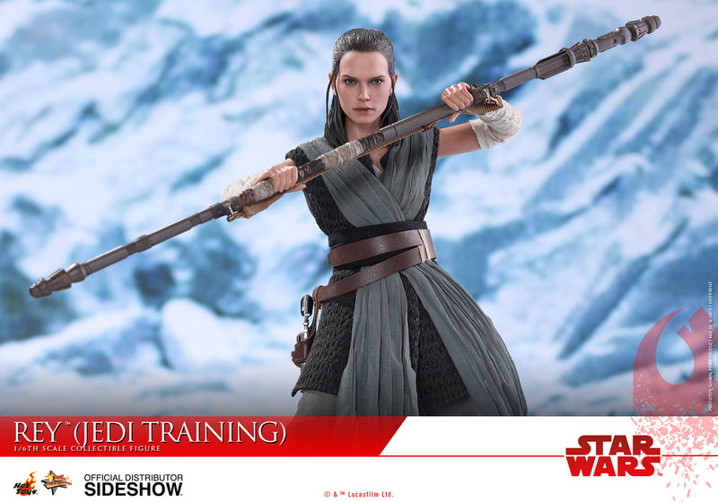 Load image into Gallery viewer, Star Wars - Rey Jedi Training - MINT IN OPEN BOX
